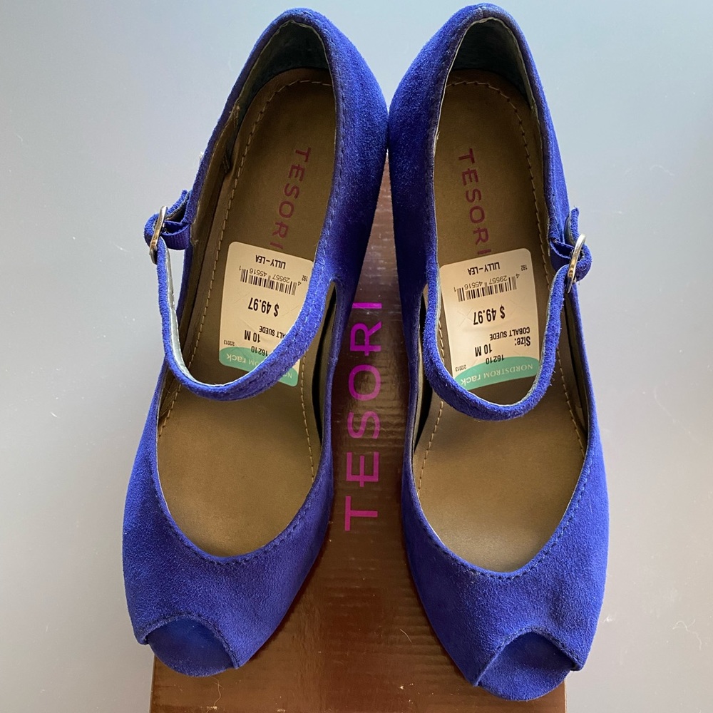 Tesori Cobalt Blue suede women’s size 10 shoes in never worn condition
